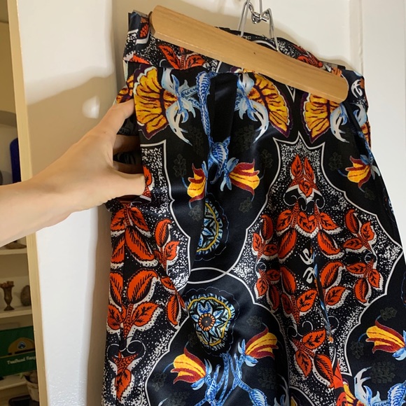 Alice+Olivia Printed Duchesse Satin Wide-Leg Pants - Picture 10 of 13